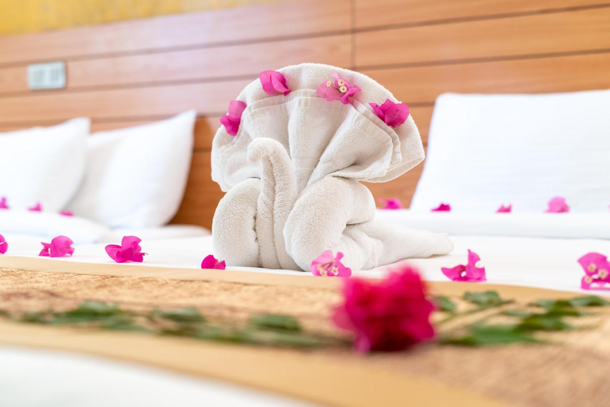 Nala Veli Beach & Spa 乌库拉斯 外观 照片